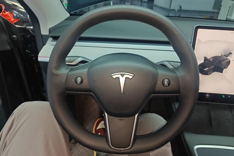Used Tesla Model Y 2023 Rear-Wheel-Drive Version Steering Wheel