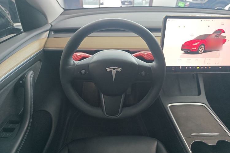Used Tesla Model Y 2023 Long-Range All-Wheel-Drive Version Steering Wheel