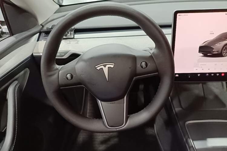 Used Tesla Model Y 2023 Rear-Wheel-Drive Version Steering Wheel