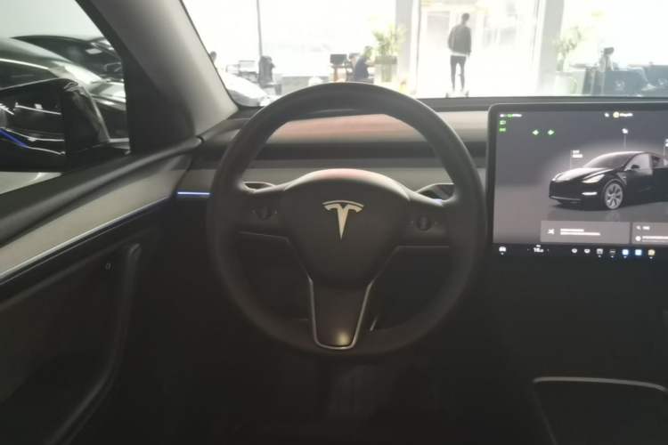 Used Tesla Model Y 2023 Rear-Wheel-Drive Version Steering Wheel