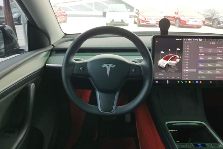 Used Tesla Model Y 2023 Rear-Wheel-Drive Version Steering Wheel
