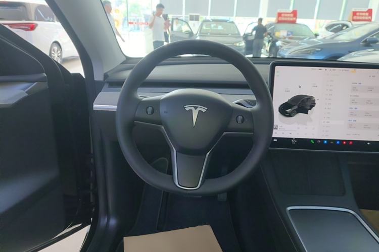 Used Tesla Model Y 2023 Rear-Wheel-Drive Version Steering Wheel