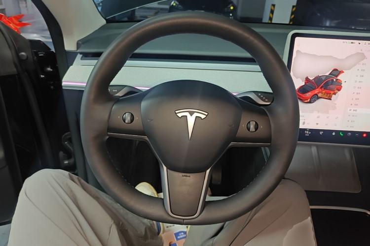 Used Tesla Model Y 2023 Rear-Wheel-Drive Version Steering Wheel