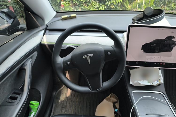 Used Tesla Model Y 2023 Rear-Wheel-Drive Version Steering Wheel