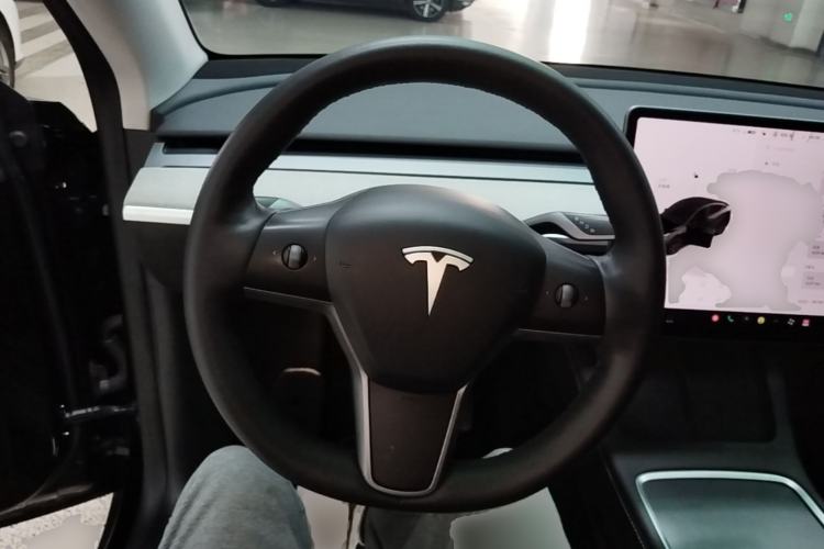 Used Tesla Model Y 2023 Rear-Wheel-Drive Version Steering Wheel