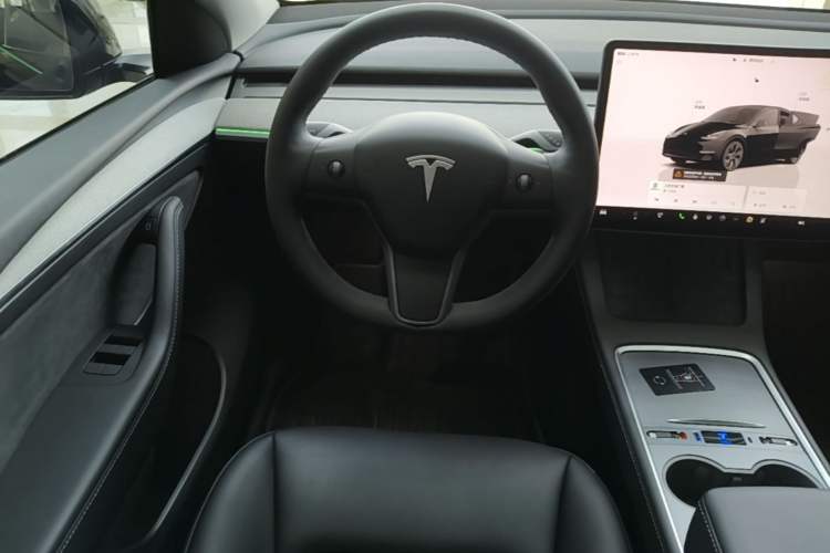 Used Tesla Model Y 2023 Rear-Wheel-Drive Version Steering Wheel