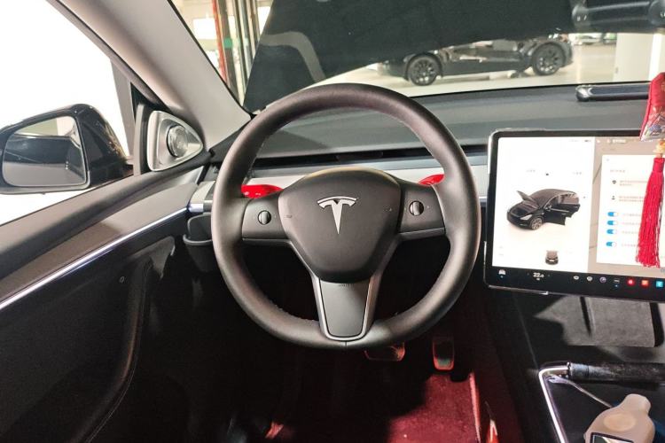 Used Tesla Model Y 2023 Rear-Wheel-Drive Version Steering Wheel