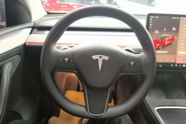 Used Tesla Model Y 2023 Long-Range All-Wheel-Drive Version Steering Wheel