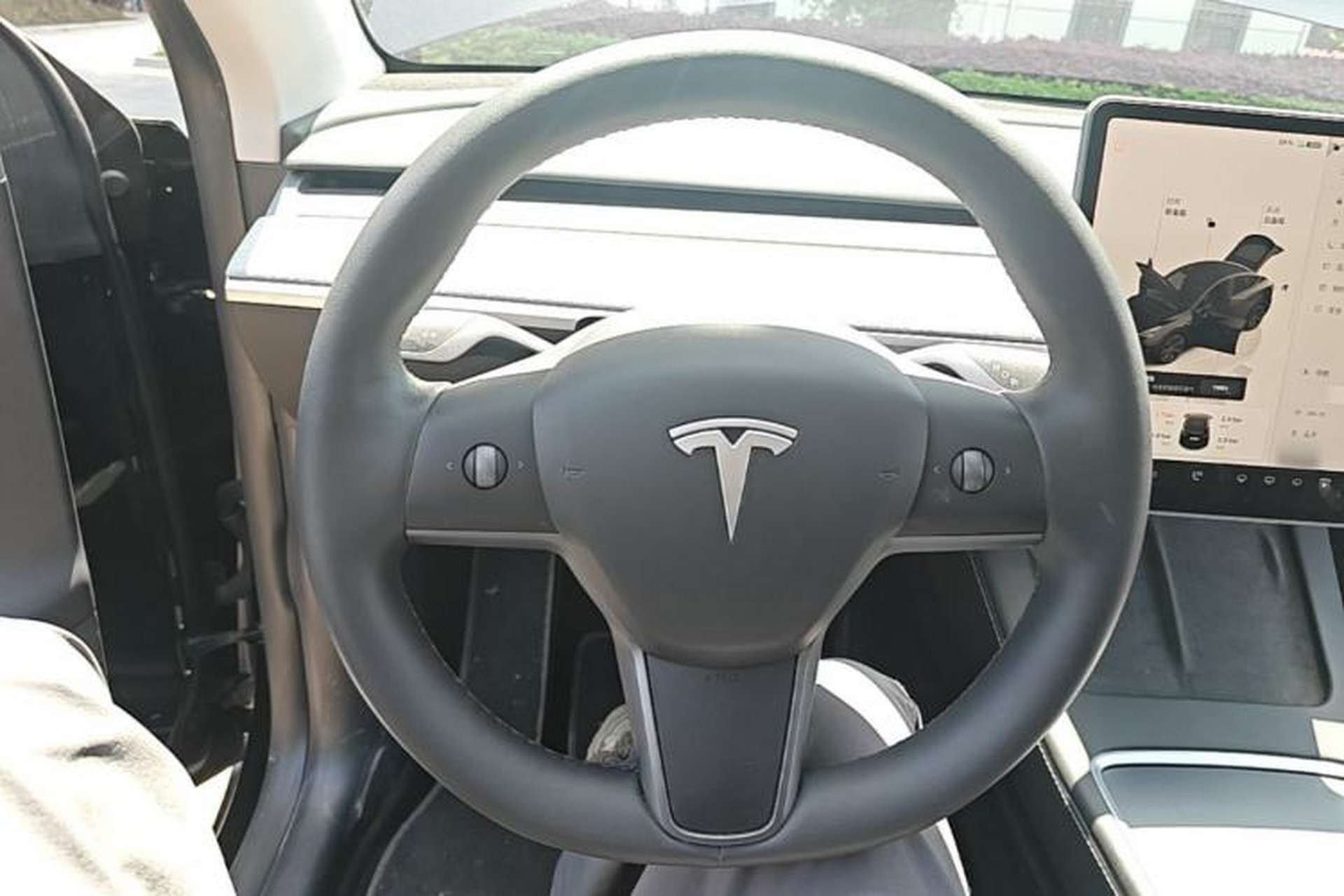 Used Tesla Model Y 2023 Rear-Wheel-Drive Version Steering Wheel