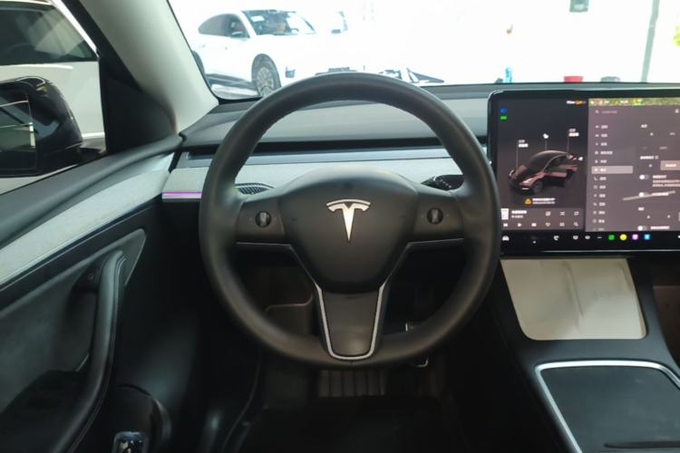 Used Tesla Model Y 2023 Rear-Wheel-Drive Version Steering Wheel