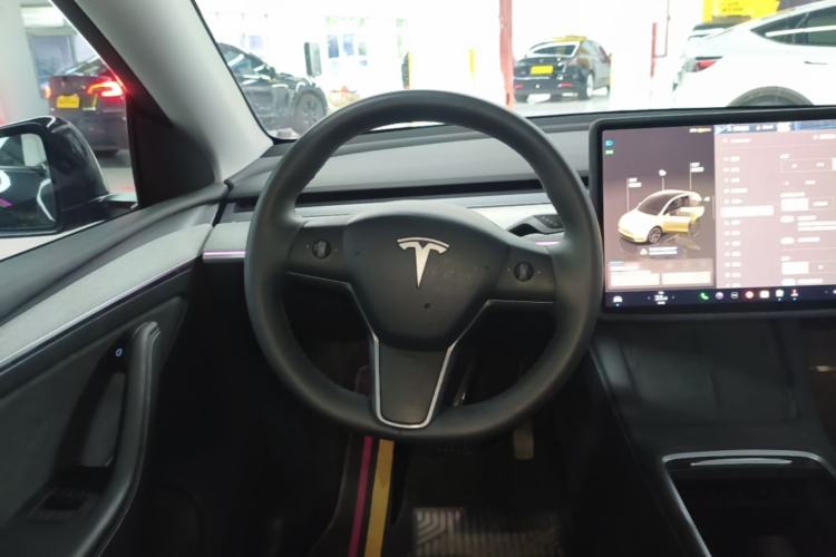 Used Tesla Model Y 2023 Rear-Wheel-Drive Version Steering Wheel