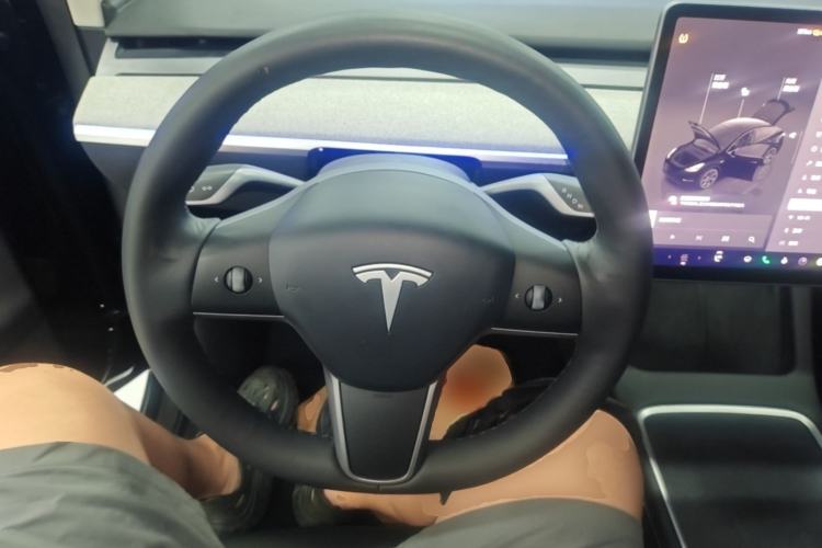 Used Tesla Model Y 2023 Rear-Wheel-Drive Version Steering Wheel
