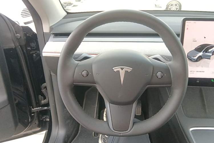 Used Tesla Model Y 2023 Rear-Wheel-Drive Version Steering Wheel