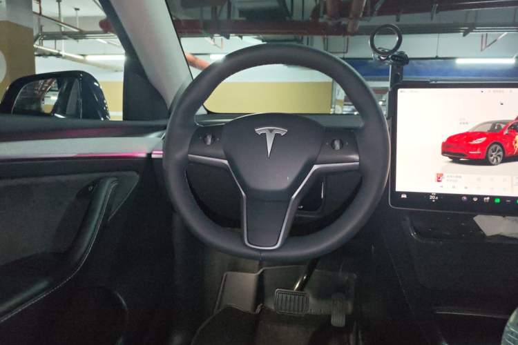 Used Tesla Model Y 2023 Rear-Wheel-Drive Version Steering Wheel