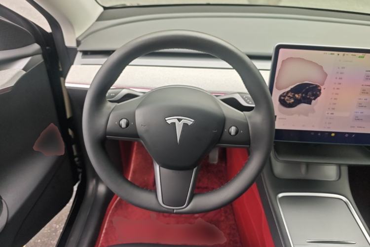 Used Tesla Model Y 2023 Long-Range All-Wheel-Drive Version Steering Wheel