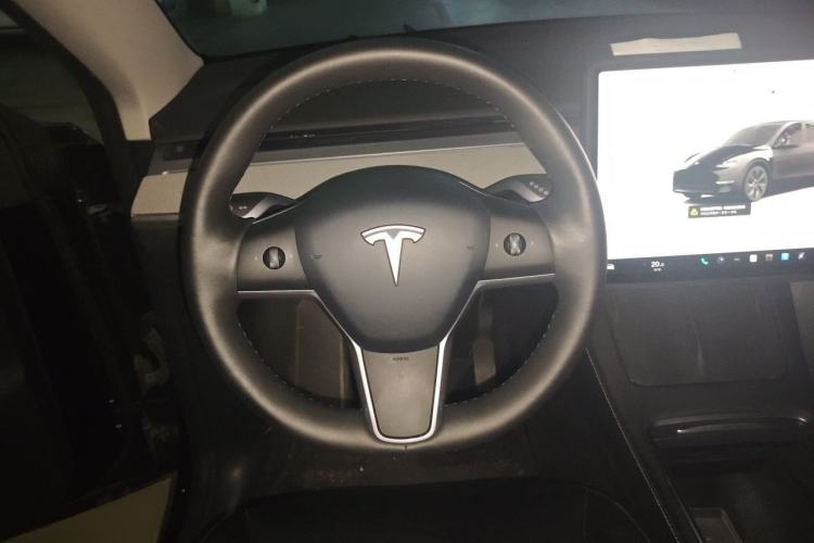 Used Tesla Model Y 2023 Rear-Wheel-Drive Version Steering Wheel