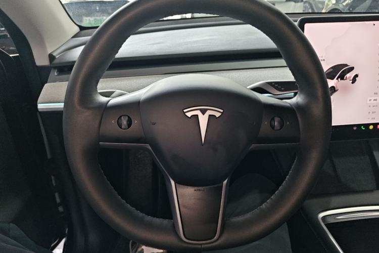 Used Tesla Model Y 2023 Rear-Wheel-Drive Version Steering Wheel