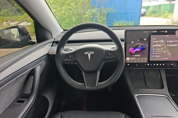 Used Tesla Model Y 2023 Rear-Wheel-Drive Version Steering Wheel