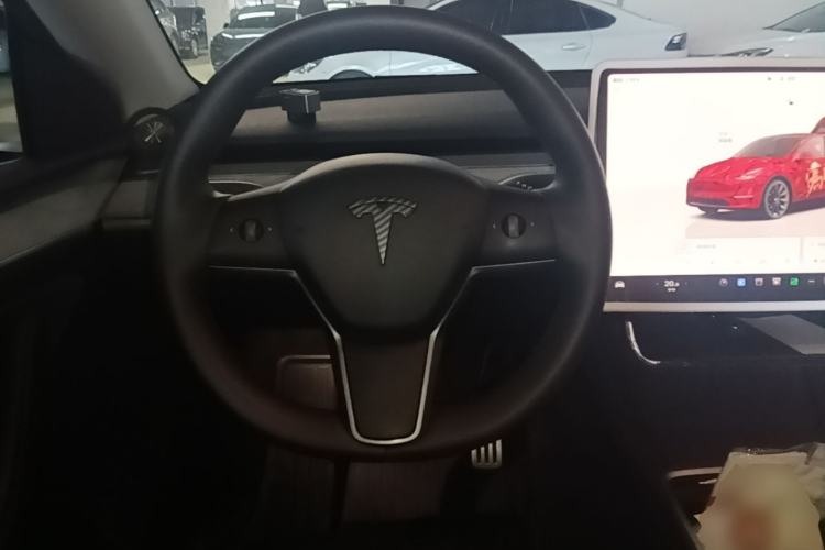 Used Tesla Model Y 2023 Long-Range All-Wheel-Drive Version Steering Wheel
