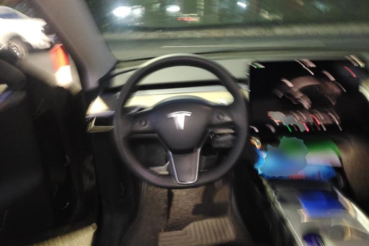 Used Tesla Model Y 2023 Long-Range All-Wheel-Drive Version Steering Wheel