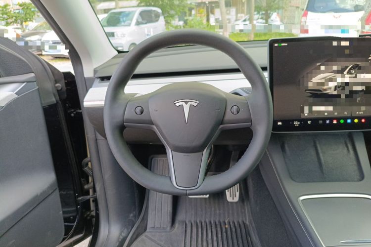 Used Tesla Model Y 2023 Rear-Wheel-Drive Version Steering Wheel