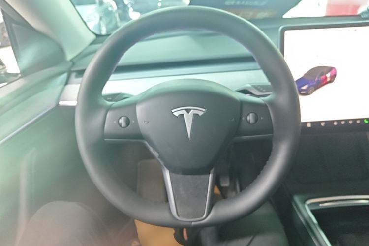 Used Tesla Model Y 2023 Rear-Wheel-Drive Version Steering Wheel