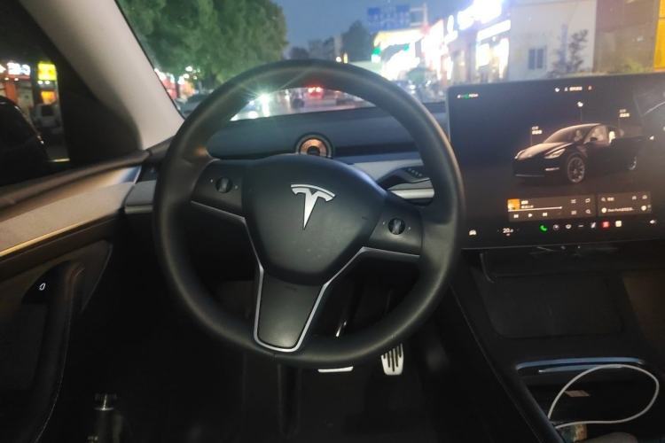 Used Tesla Model Y 2023 Rear-Wheel-Drive Version Steering Wheel