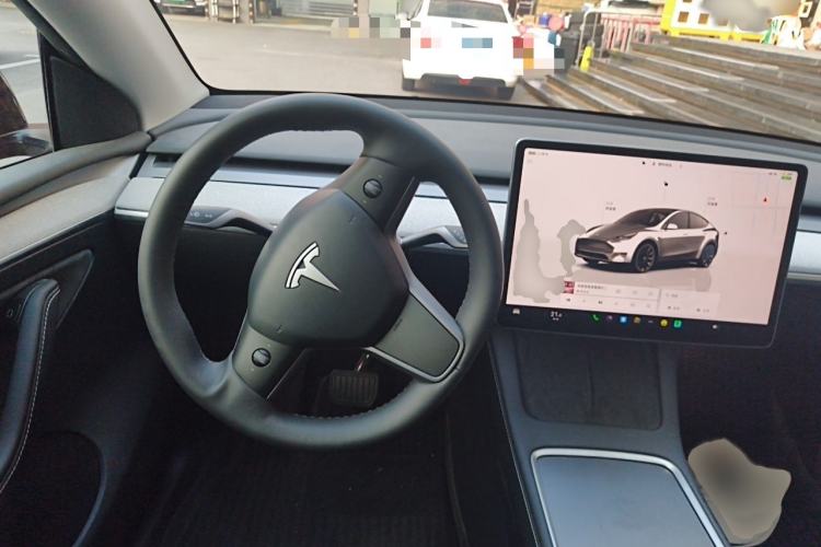 Used Tesla Model Y 2023 Long-Range All-Wheel-Drive Version Steering Wheel