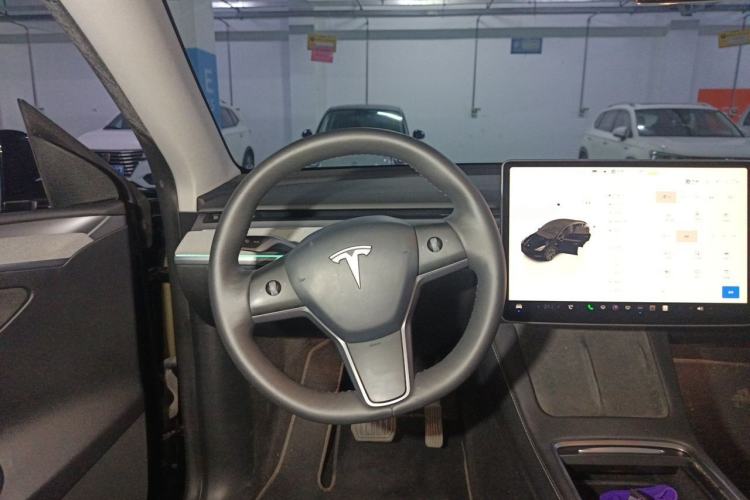 Used Tesla Model Y 2023 Rear-Wheel-Drive Version Steering Wheel
