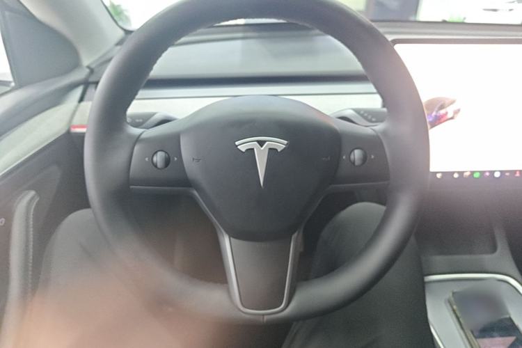Used Tesla Model Y 2023 Rear-Wheel-Drive Version Steering Wheel