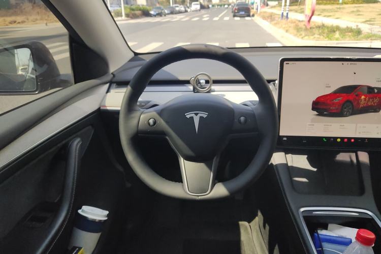Used Tesla Model Y 2023 Rear-Wheel-Drive Version Steering Wheel