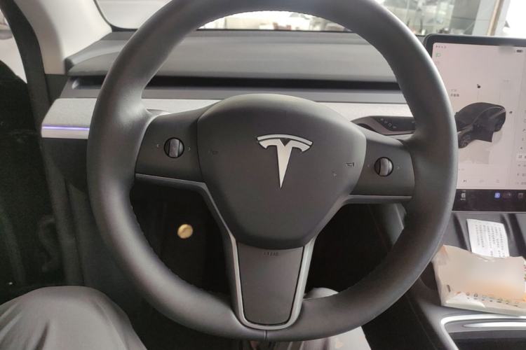 Used Tesla Model Y 2023 Rear-Wheel-Drive Version Steering Wheel