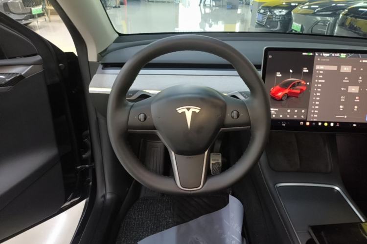 Used Tesla Model Y 2023 Long-Range All-Wheel-Drive Version Steering Wheel