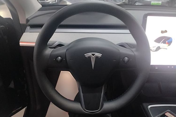 Used Tesla Model Y 2023 Rear-Wheel-Drive Version Steering Wheel