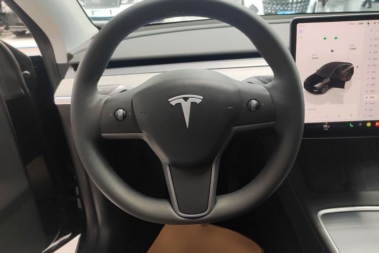 Used Tesla Model Y 2023 Rear-Wheel-Drive Version Steering Wheel