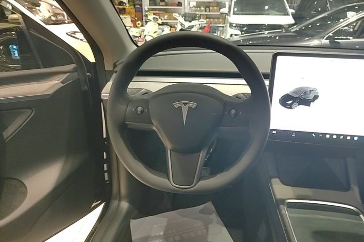 Used Tesla Model Y 2023 Rear-Wheel-Drive Version Steering Wheel