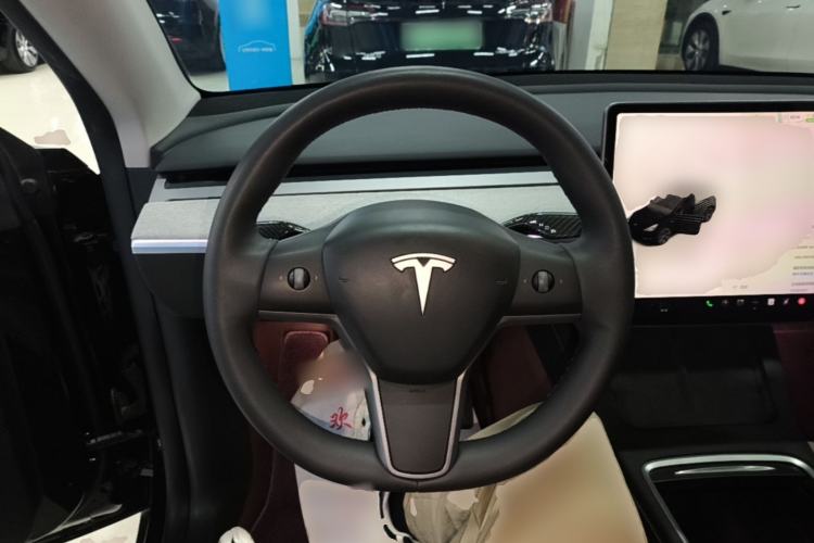 Used Tesla Model Y 2023 Long-Range All-Wheel-Drive Version Steering Wheel
