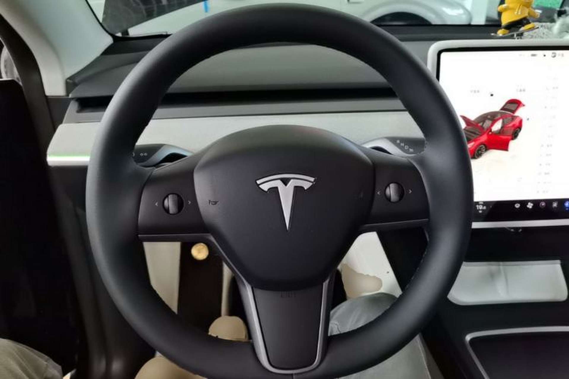 Used Tesla Model Y 2023 Long-Range All-Wheel-Drive Version Steering Wheel