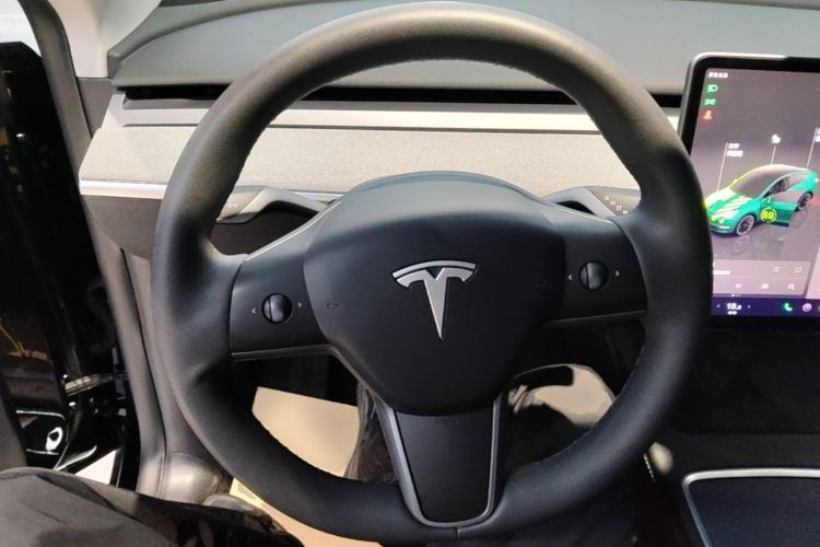 Used Tesla Model Y 2023 Rear-Wheel-Drive Version Steering Wheel
