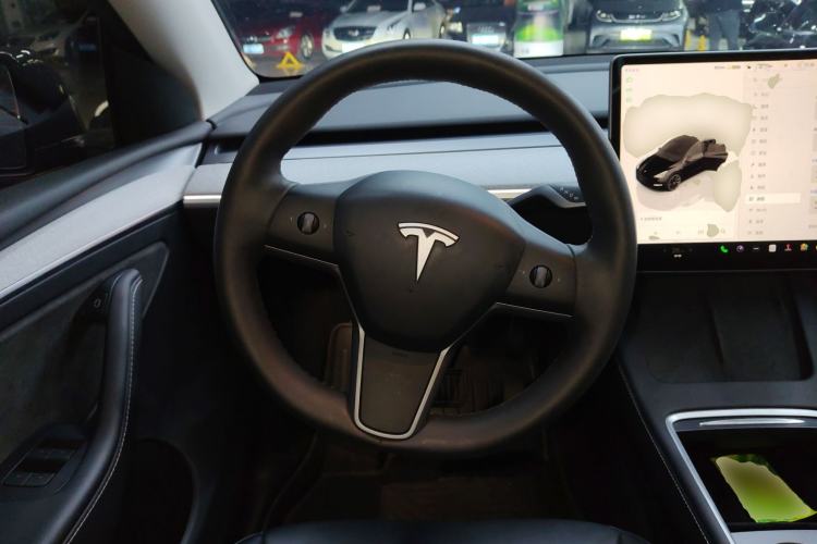Used Tesla Model Y 2023 Long-Range All-Wheel-Drive Version Steering Wheel