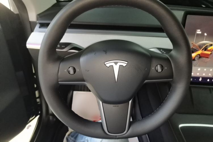 Used Tesla Model Y 2023 Rear-Wheel-Drive Version Steering Wheel