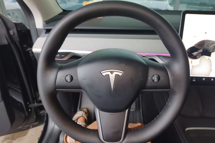Used Tesla Model Y 2023 Rear-Wheel-Drive Version Steering Wheel