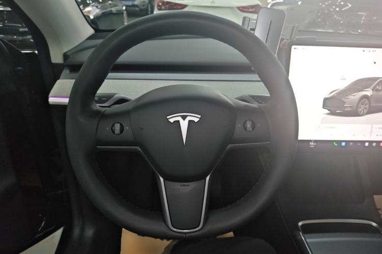 Used Tesla Model Y 2023 Rear-Wheel-Drive Version Steering Wheel