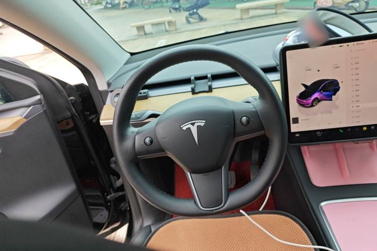 Used Tesla Model Y 2023 Rear-Wheel-Drive Version Steering Wheel