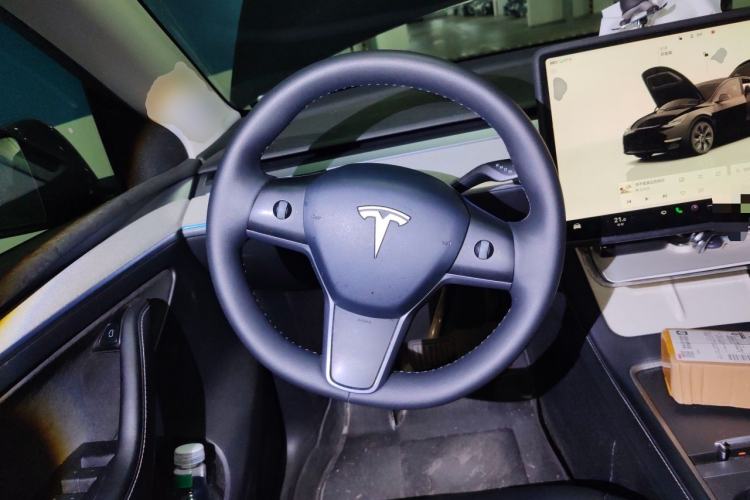 Used Tesla Model Y 2023 Rear-Wheel-Drive Version Steering Wheel
