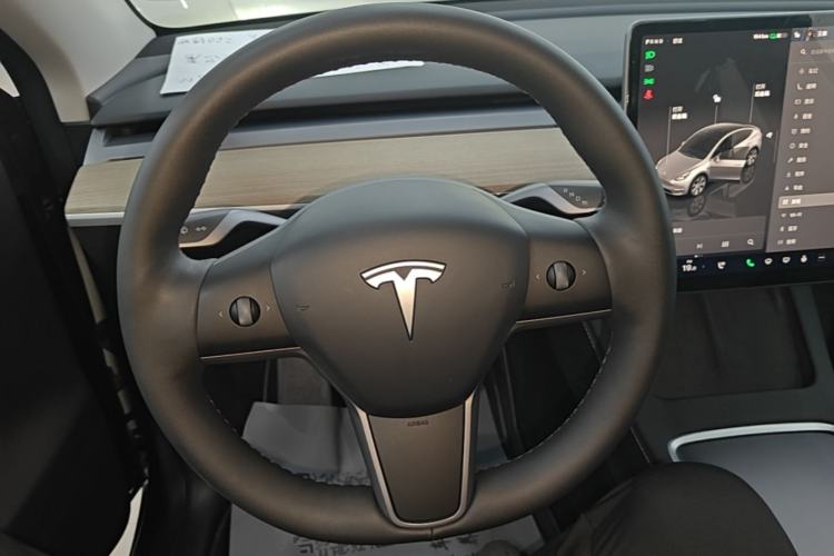 Used Tesla Model Y 2023 Rear-Wheel-Drive Version Steering Wheel