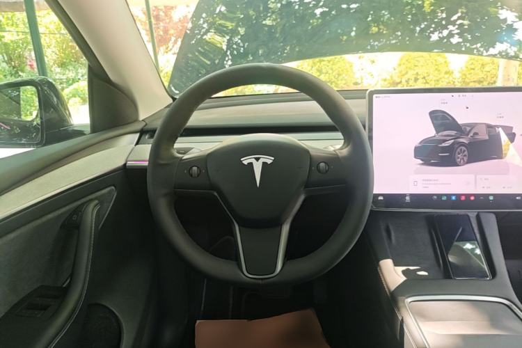 Used Tesla Model Y 2023 Rear-Wheel-Drive Version Steering Wheel