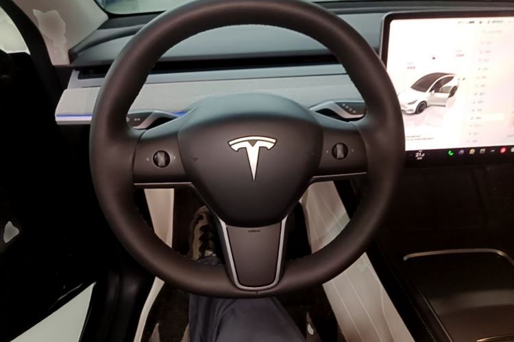 Used Tesla Model Y 2023 Rear-Wheel-Drive Version Steering Wheel