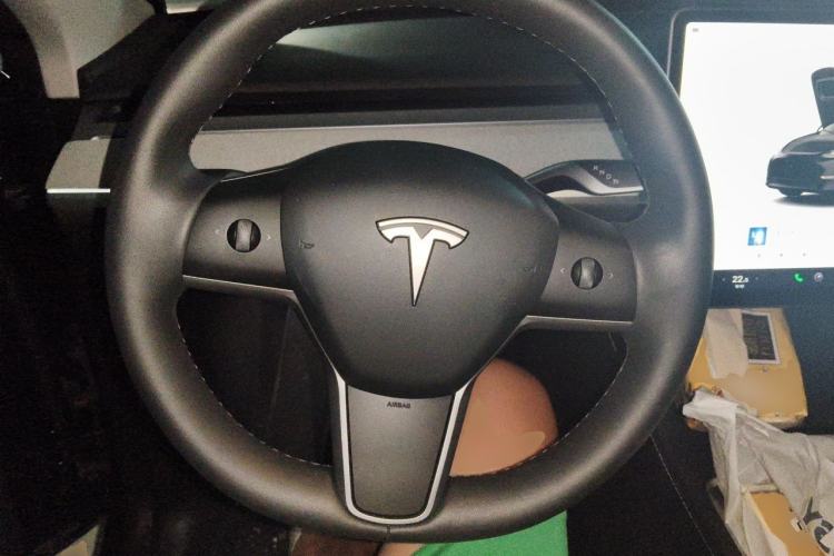 Used Tesla Model Y 2023 Rear-Wheel-Drive Version Steering Wheel