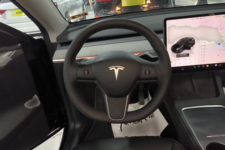 Used Tesla Model Y 2023 Long-Range All-Wheel-Drive Version Steering Wheel